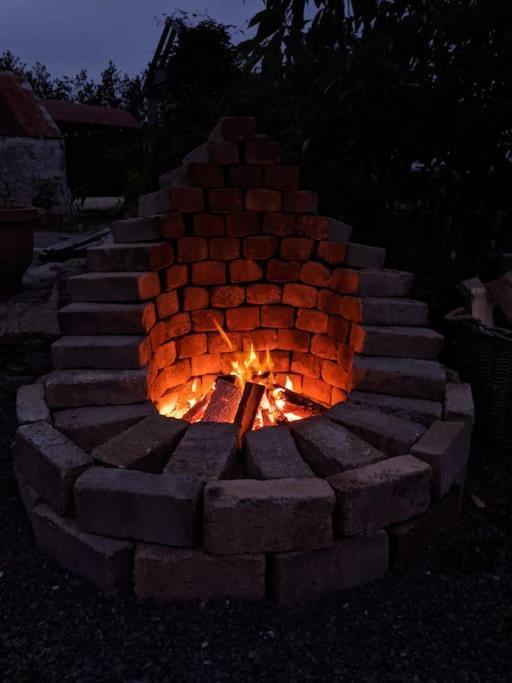 Secluded Private Cottage Hot-Tub, Sauna & Fire-Pit Carrick on Shannon المظهر الخارجي الصورة