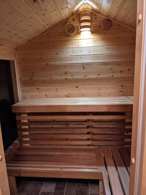 Secluded Private Cottage Hot-Tub, Sauna & Fire-Pit Carrick on Shannon المظهر الخارجي الصورة