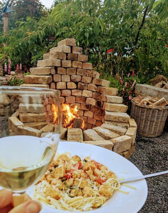 Secluded Private Cottage Hot-Tub, Sauna & Fire-Pit Carrick on Shannon المظهر الخارجي الصورة