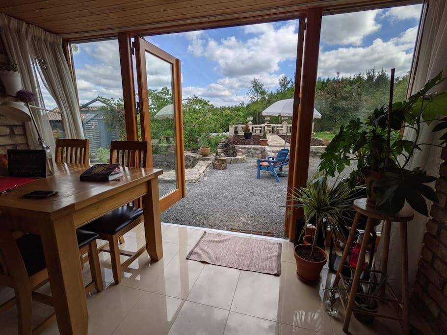 Secluded Private Cottage Hot-Tub, Sauna & Fire-Pit Carrick on Shannon المظهر الخارجي الصورة
