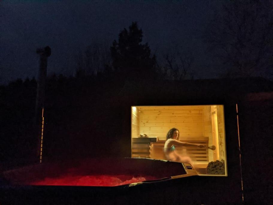 Secluded Private Cottage Hot-Tub, Sauna & Fire-Pit Carrick on Shannon المظهر الخارجي الصورة