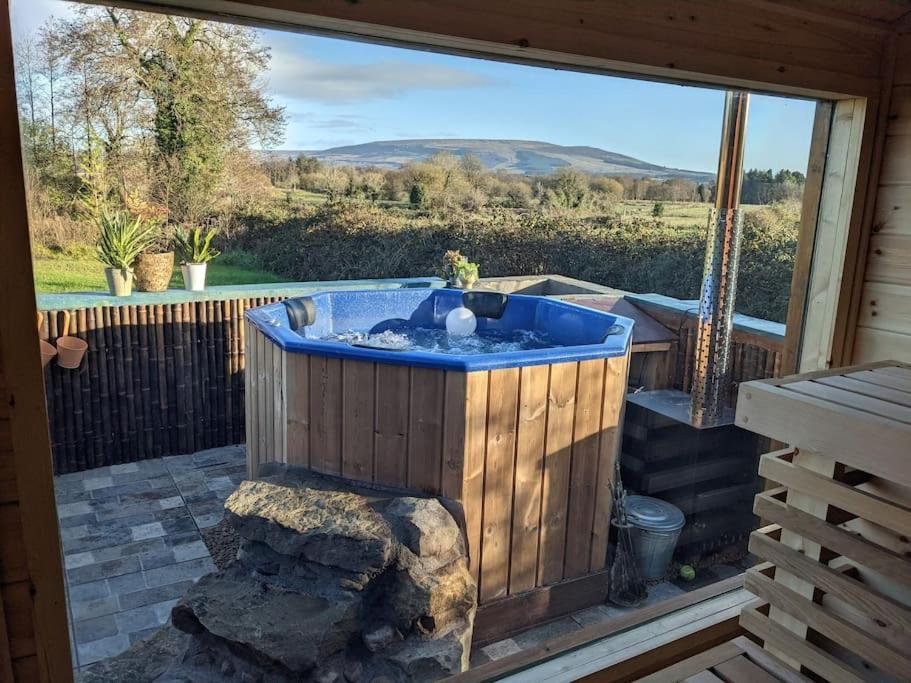 Secluded Private Cottage Hot-Tub, Sauna & Fire-Pit Carrick on Shannon المظهر الخارجي الصورة